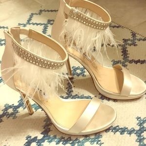 White Satin feather heel w/diamond band Sz 8